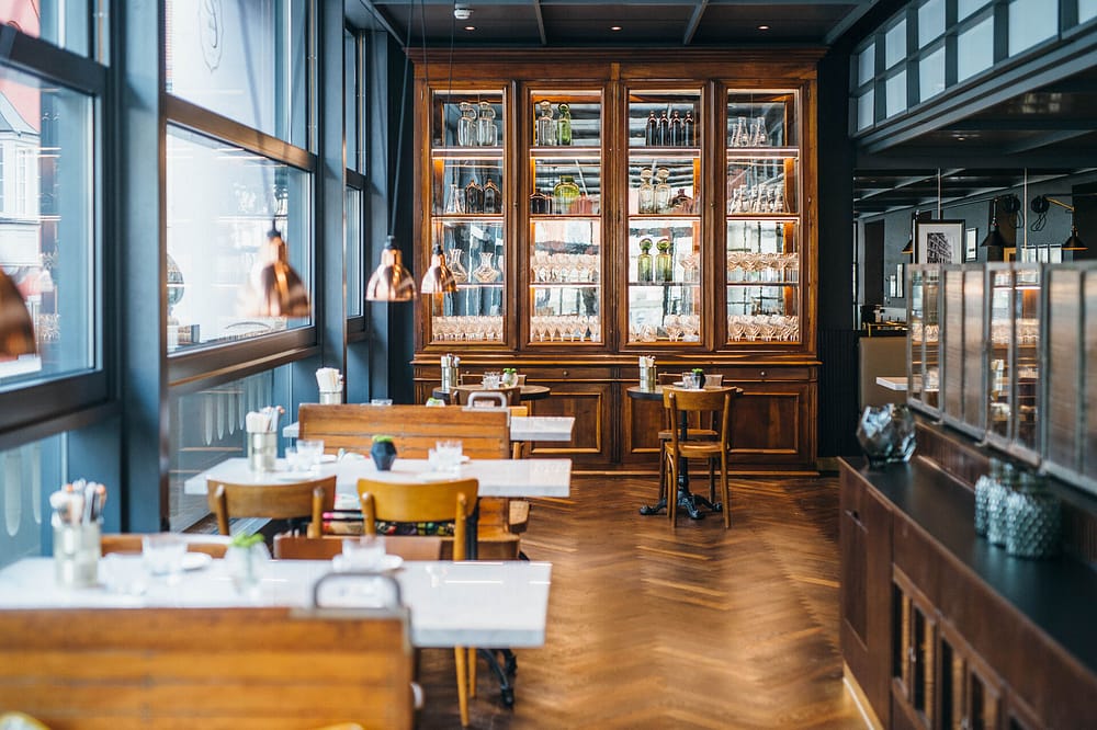 Brasserie Colette Konstanz_Apothekerschrank